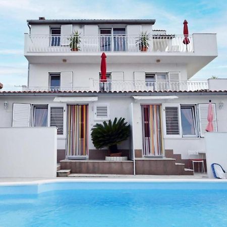 Apartments Mihovilovic - 50 M From Beach Слатине Экстерьер фото