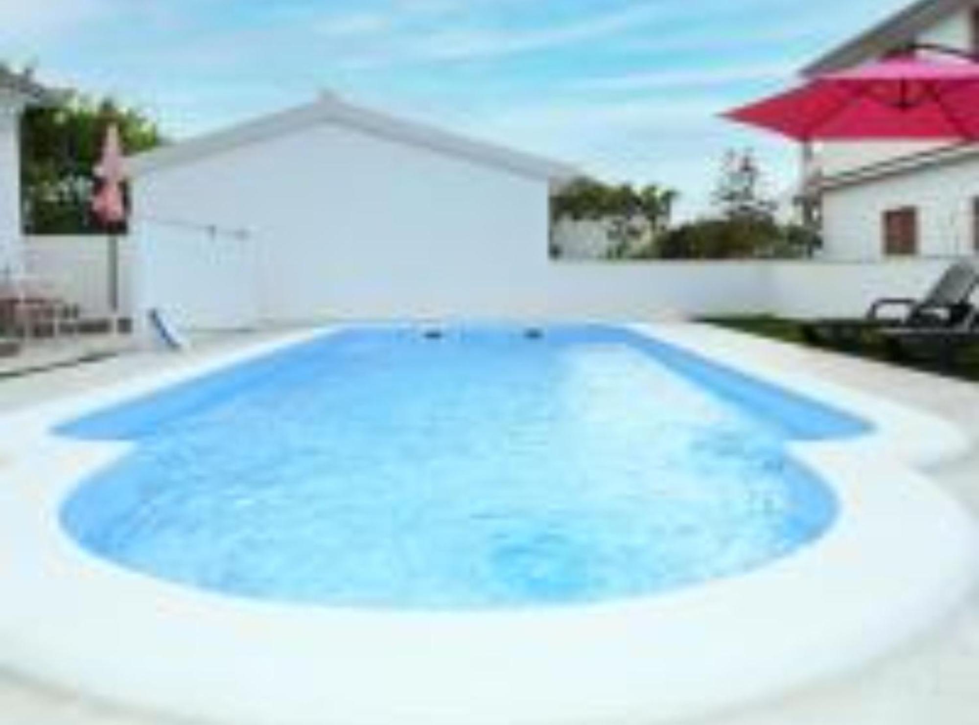 Apartments Mihovilovic - 50 M From Beach Слатине Экстерьер фото