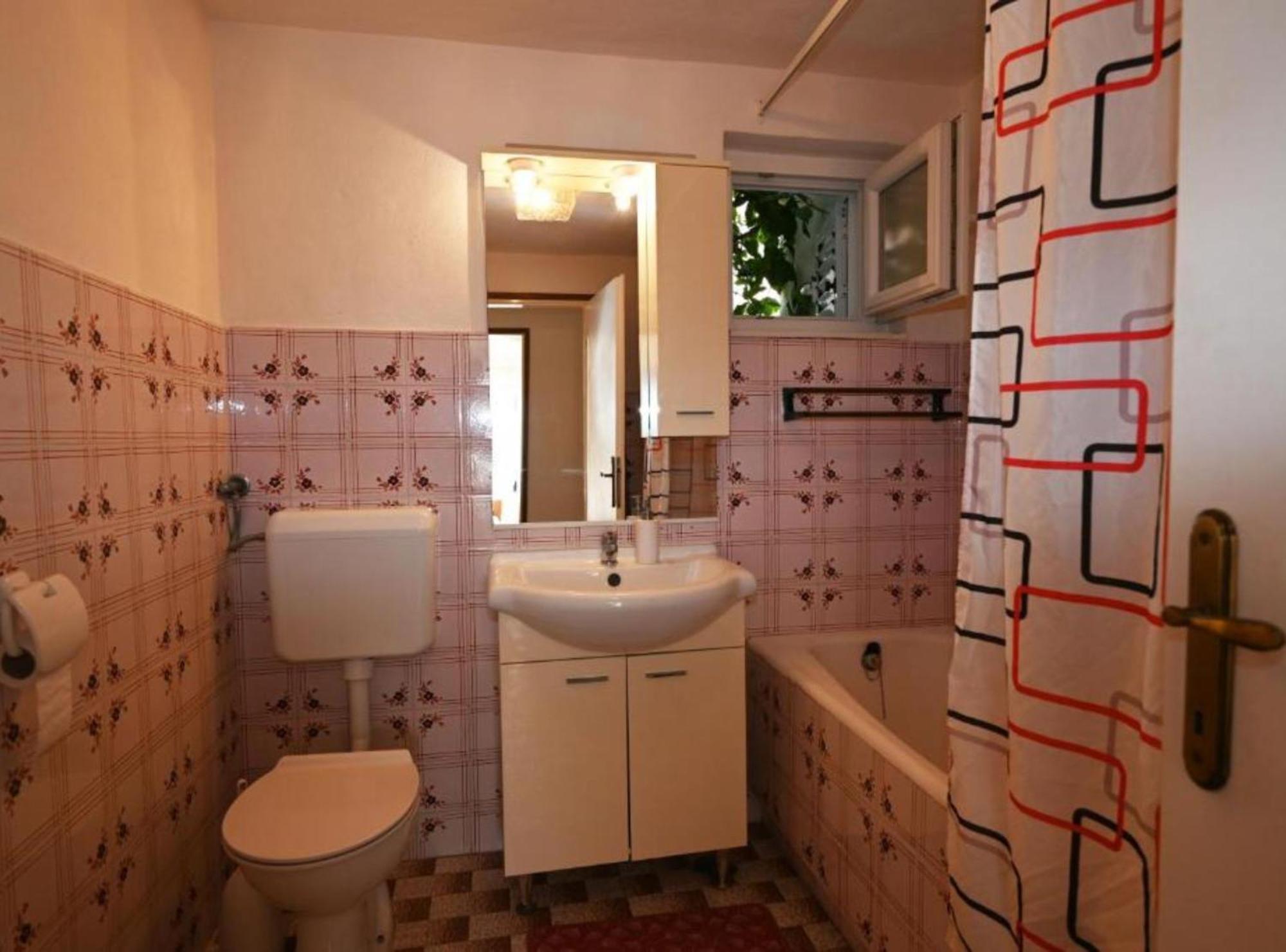 Apartments Mihovilovic - 50 M From Beach Слатине Экстерьер фото