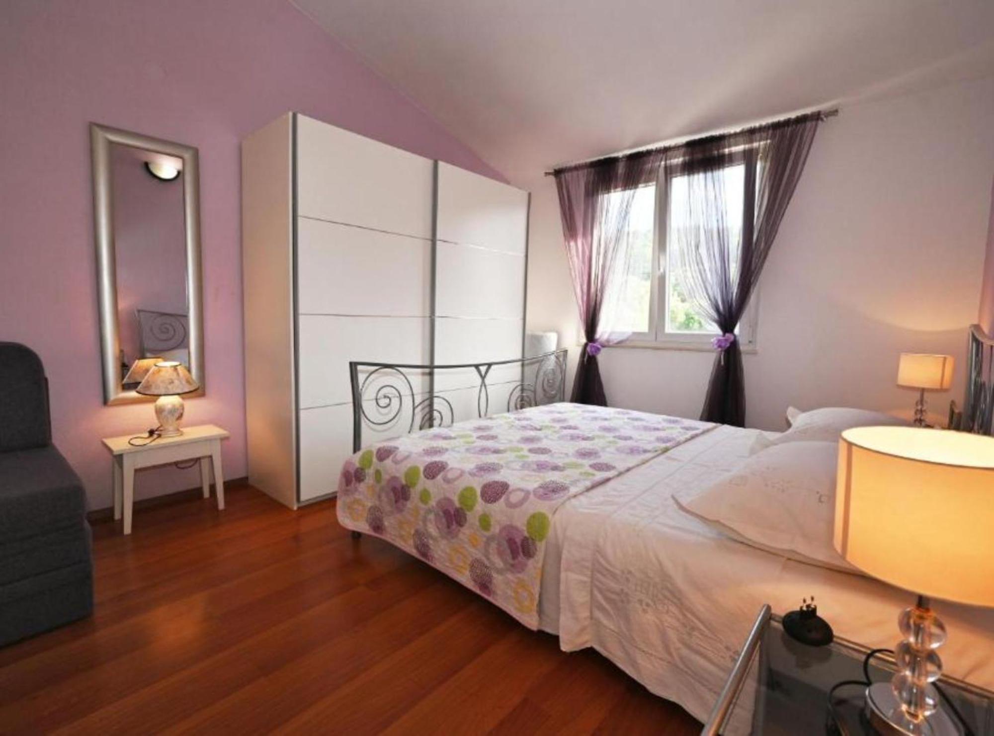 Apartments Mihovilovic - 50 M From Beach Слатине Номер фото